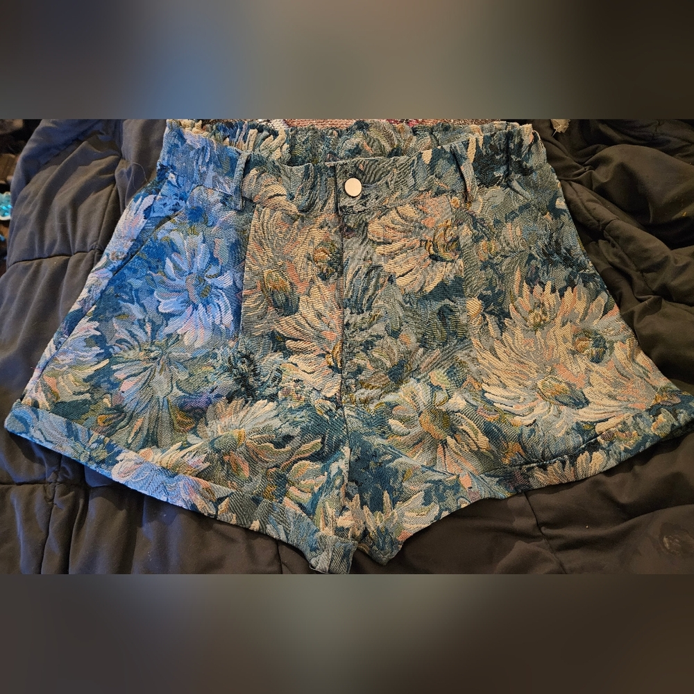 SHEIN Wide Leg Floral Embroidery High Waisted Shorts